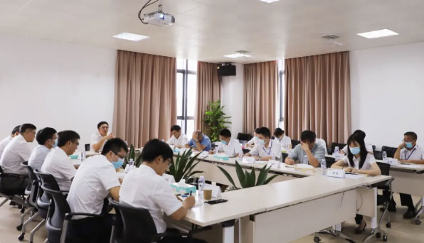 开云(中国)召开“2020年中工作会”